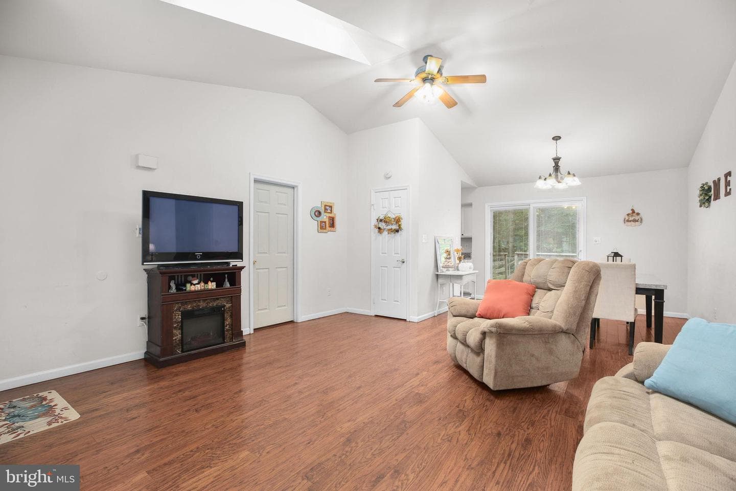 10304 Bayberry Lane photo 4