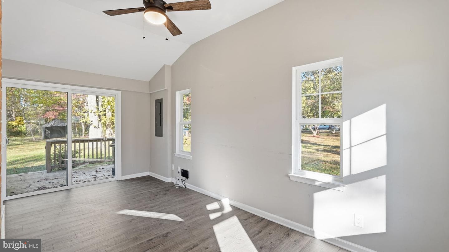 8012 Flippo Drive photo 14