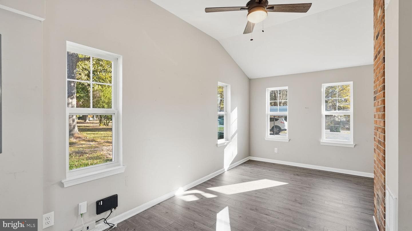 8012 Flippo Drive photo 15
