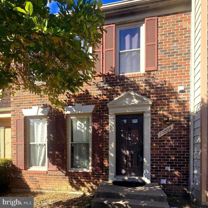 10704 Gideon Court photo 2