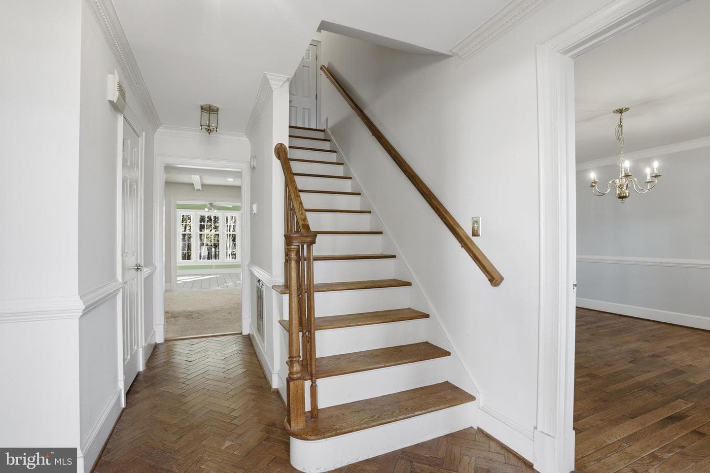 6104 Patrician Court photo 4