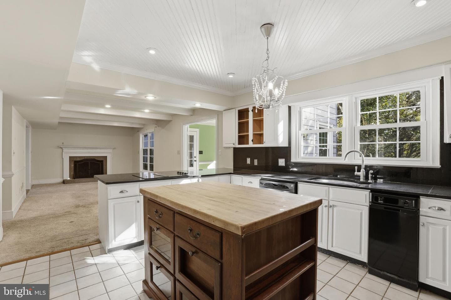 6104 Patrician Court photo 9