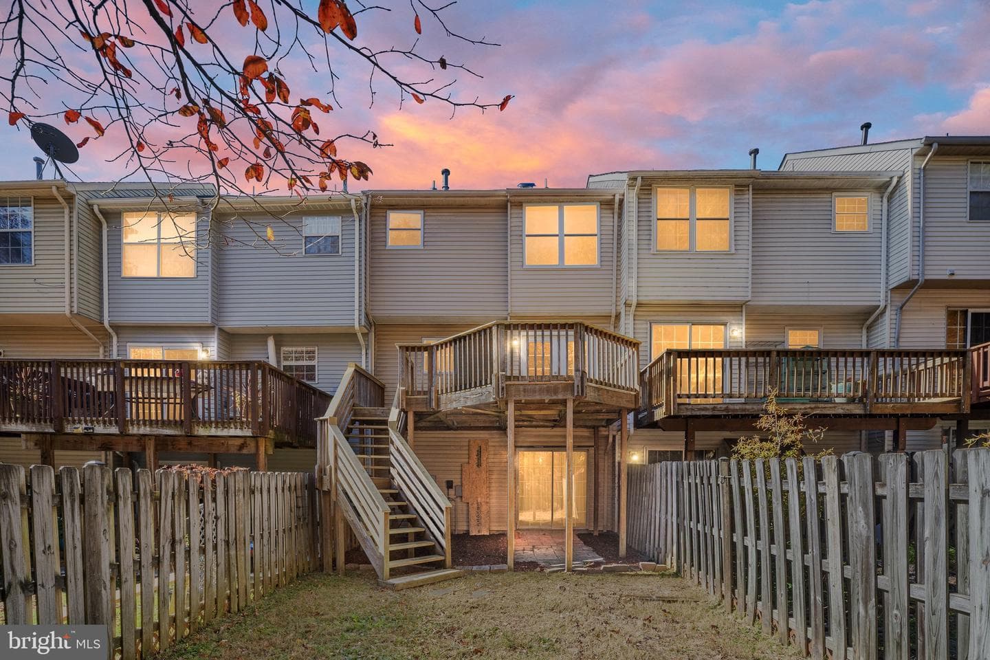 11209 Kings Crest Court photo 2
