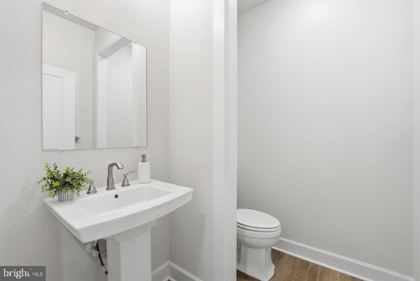 10914 Canterbury Court photo 27
