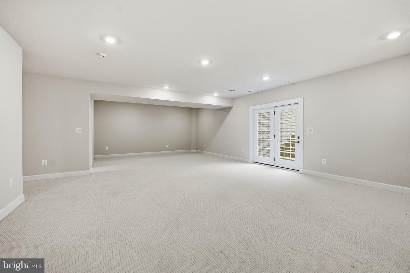 10914 Canterbury Court photo 46