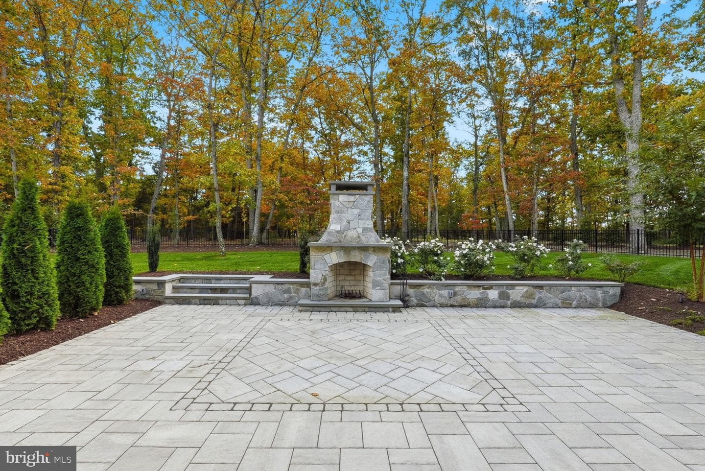 10914 Canterbury Court photo 54