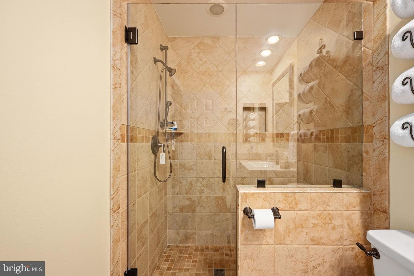 404 Whitecliff Drive photo 38