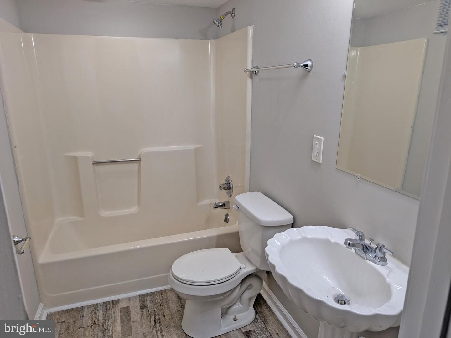 6501 Royal Oaks Drive photo 13