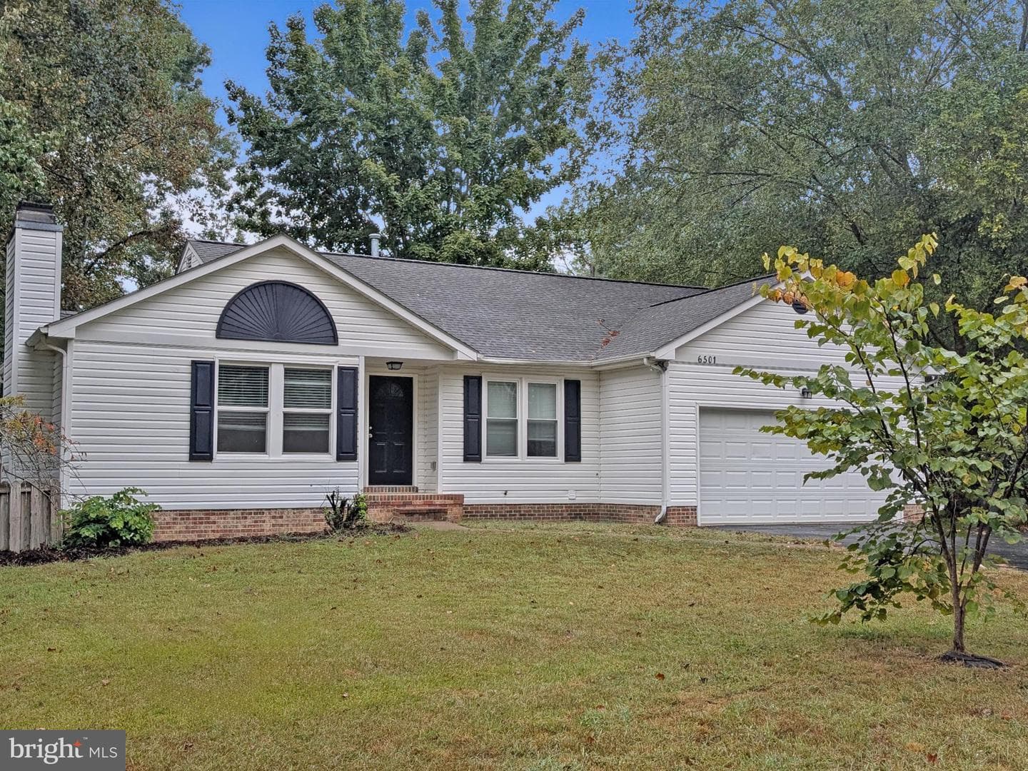 6501 Royal Oaks Drive photo 2