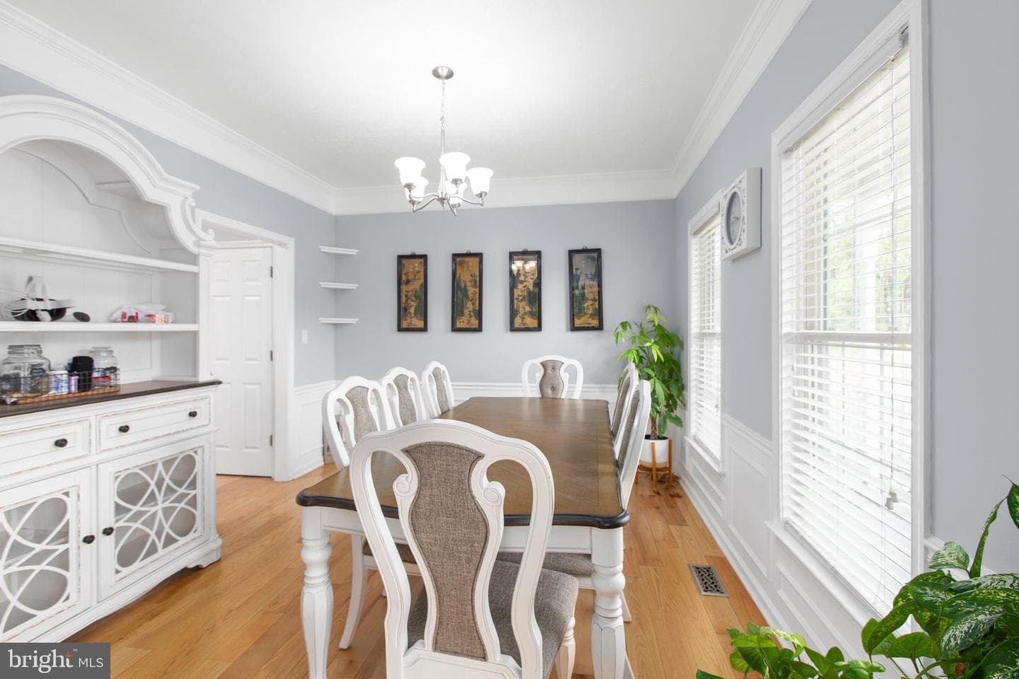 10747 Greenbriar Lane photo 3