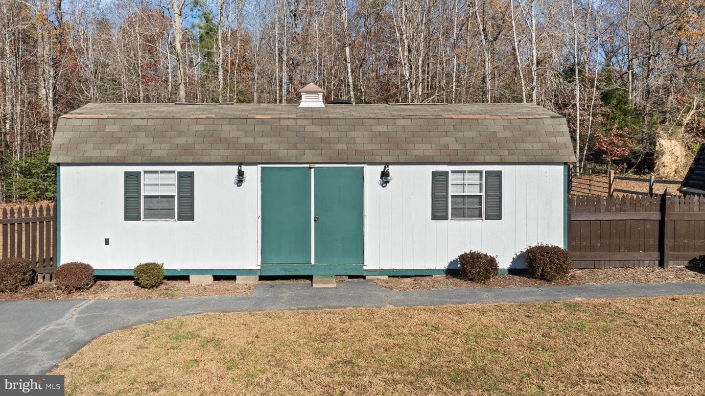3100 Danbury Circle photo 36