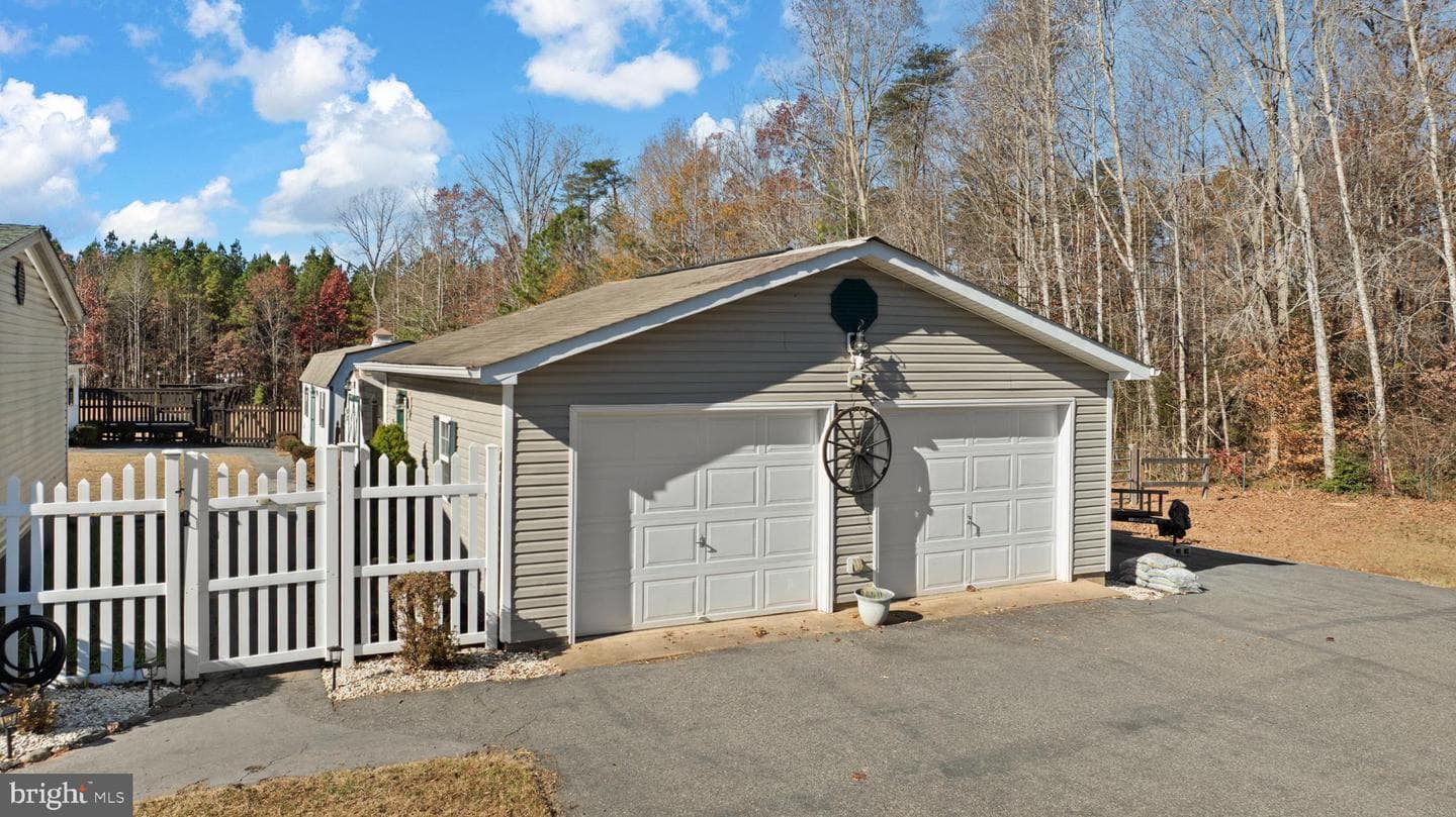 3100 Danbury Circle photo 38