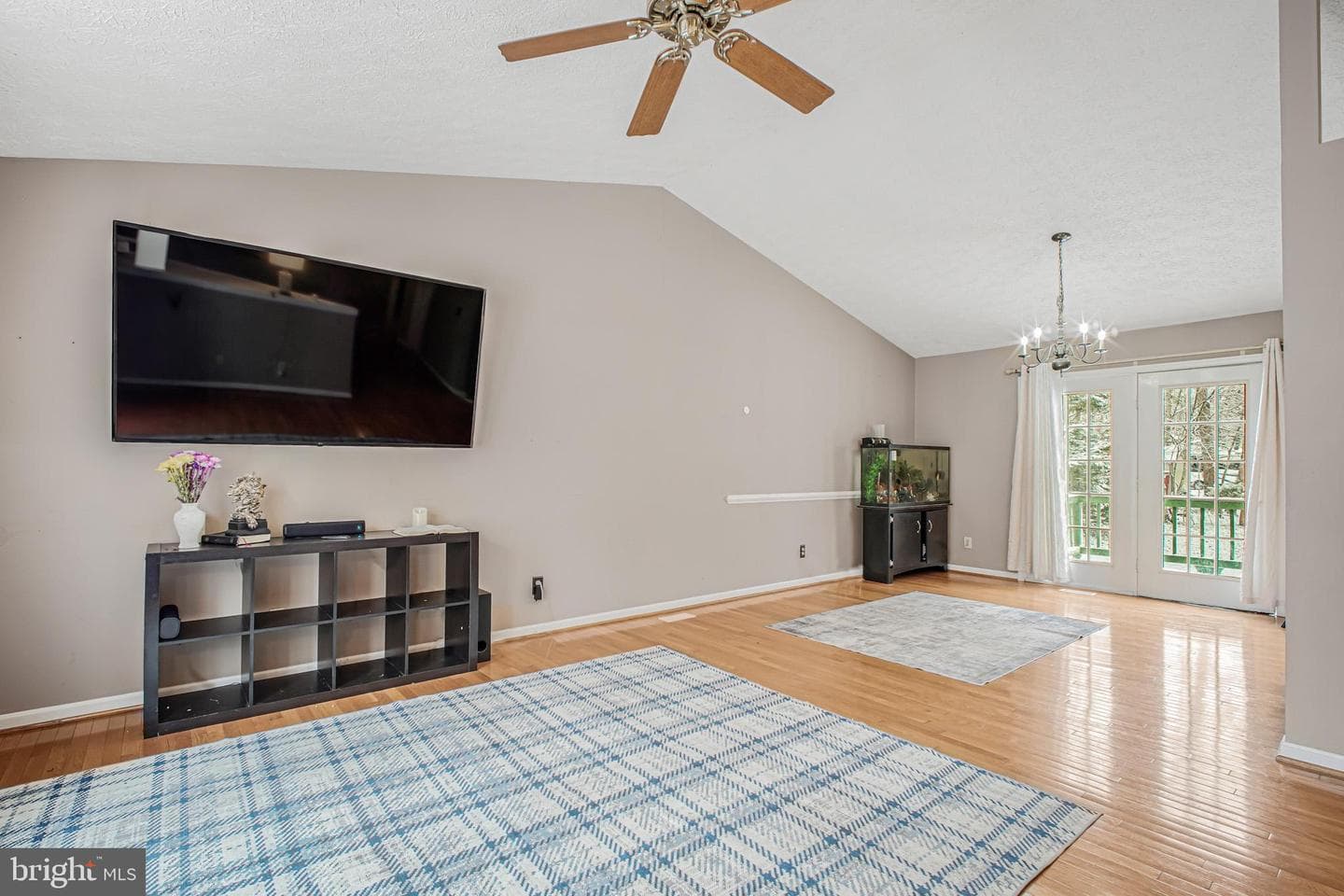 12502 Warren Lane photo 5