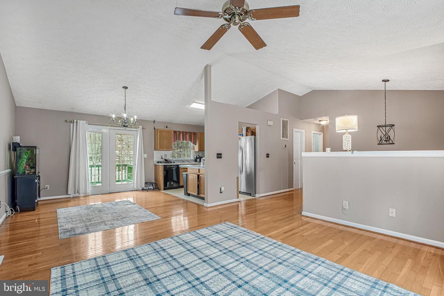 12502 Warren Lane photo 6
