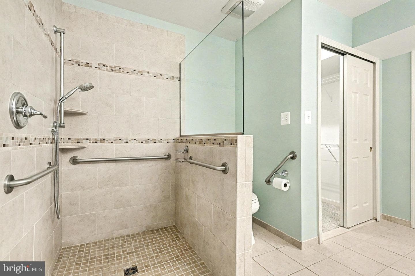 11604 Hampshire Court photo 16