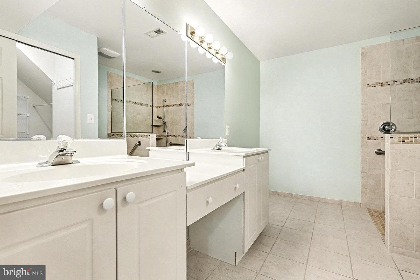 11604 Hampshire Court photo 17