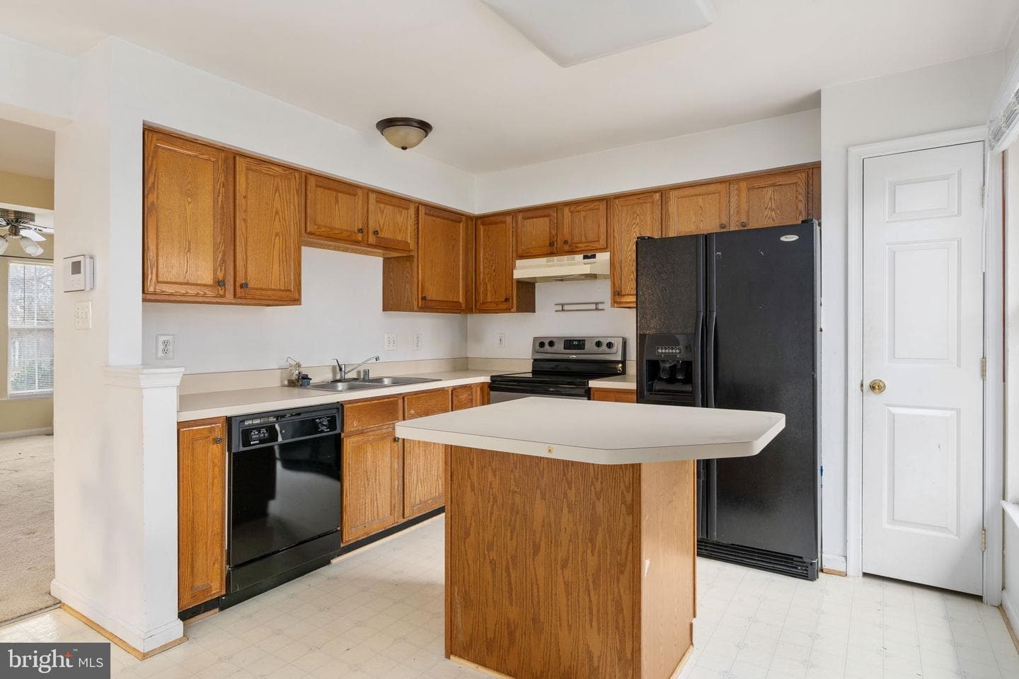 9605 Becker Court photo 7
