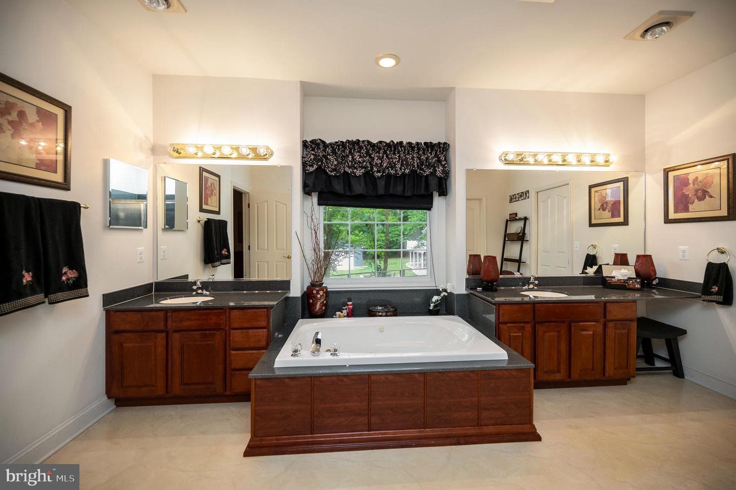 5501 Hickory Tree Lane photo 29