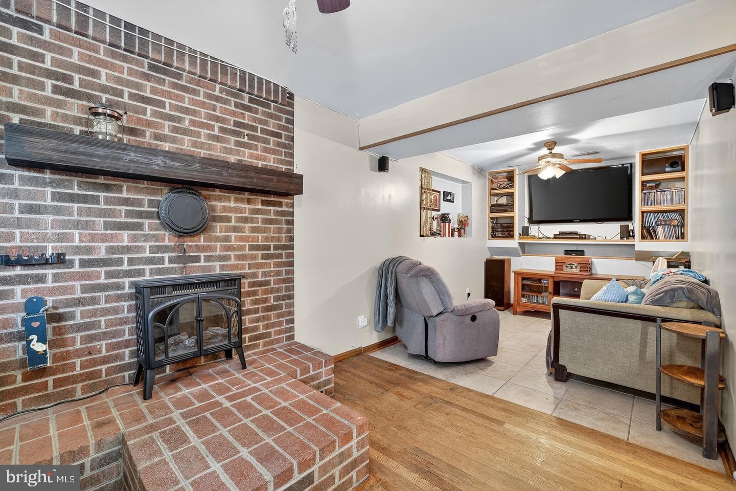 410 Albany Street photo 23