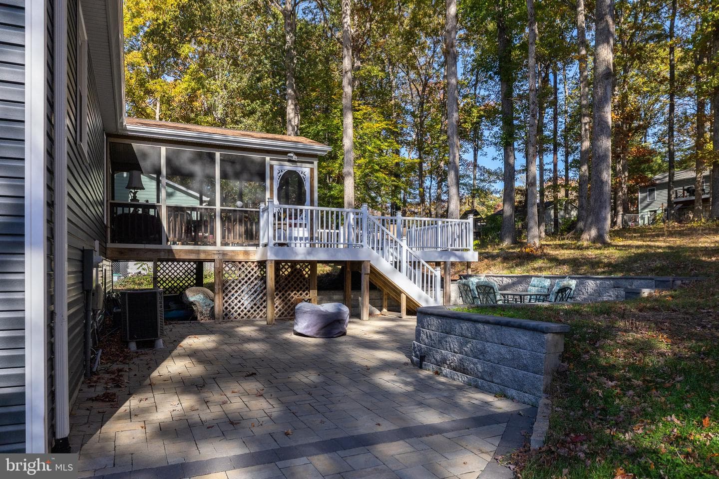 410 Albany Street photo 31