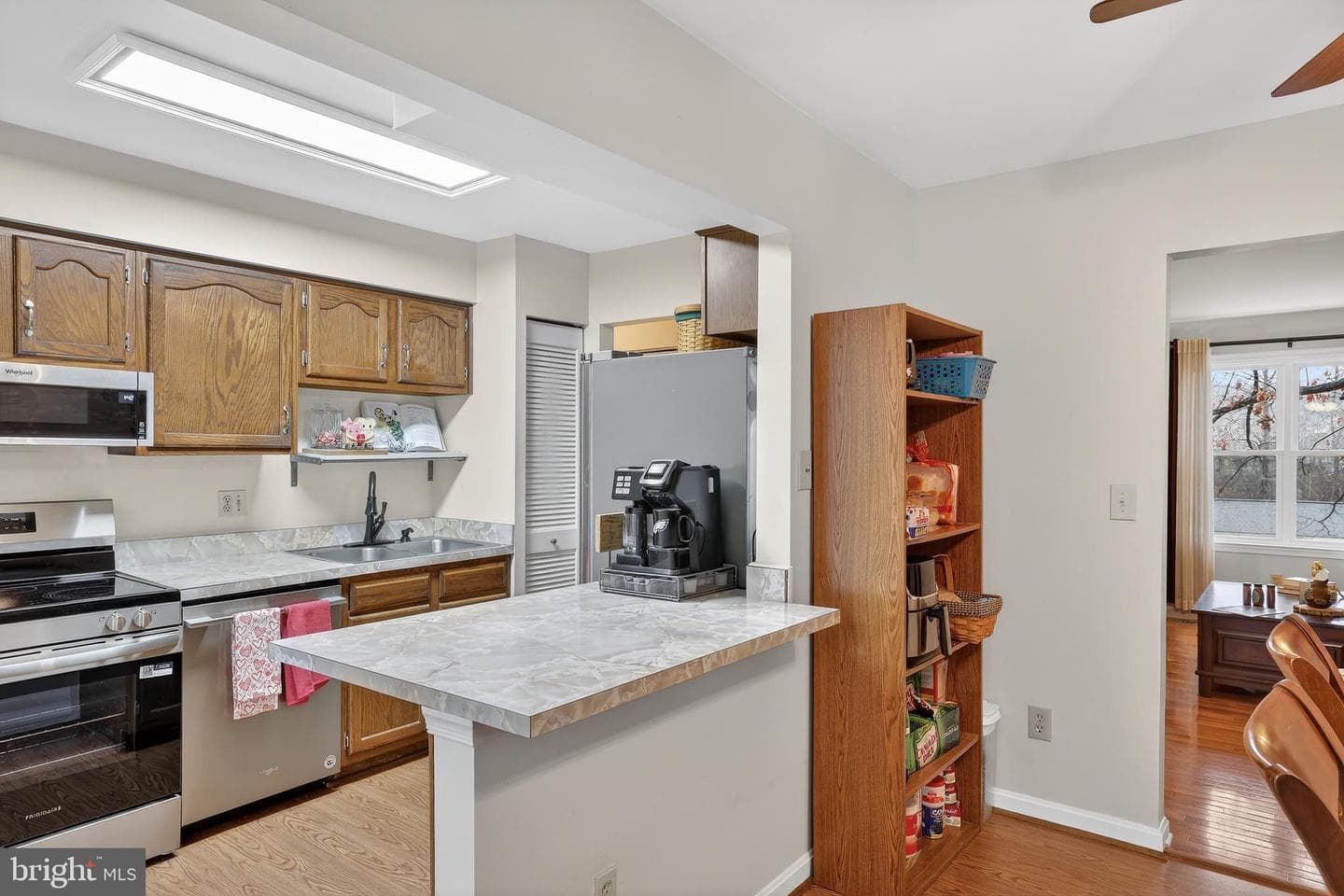 410 Albany Street photo 5