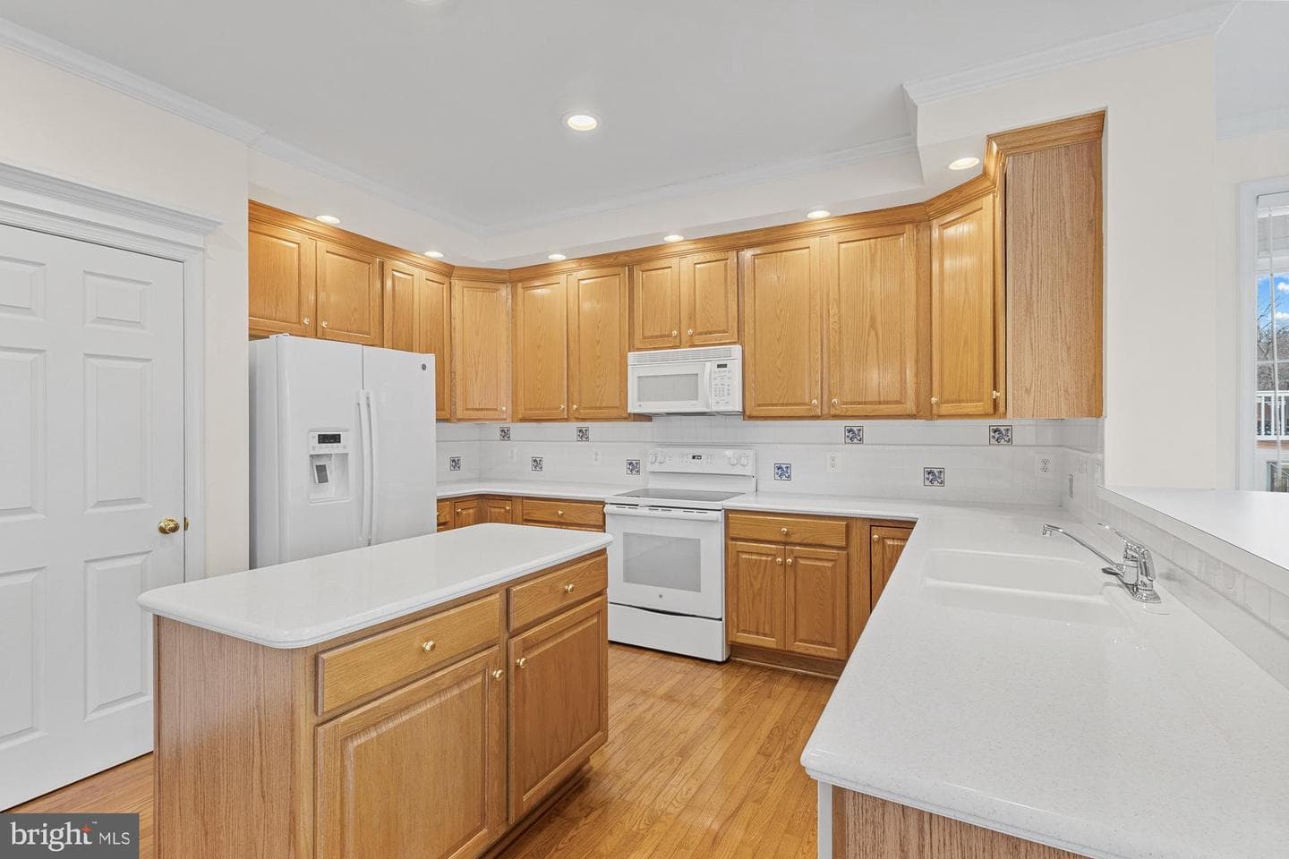 3634 Carolina Court photo 18
