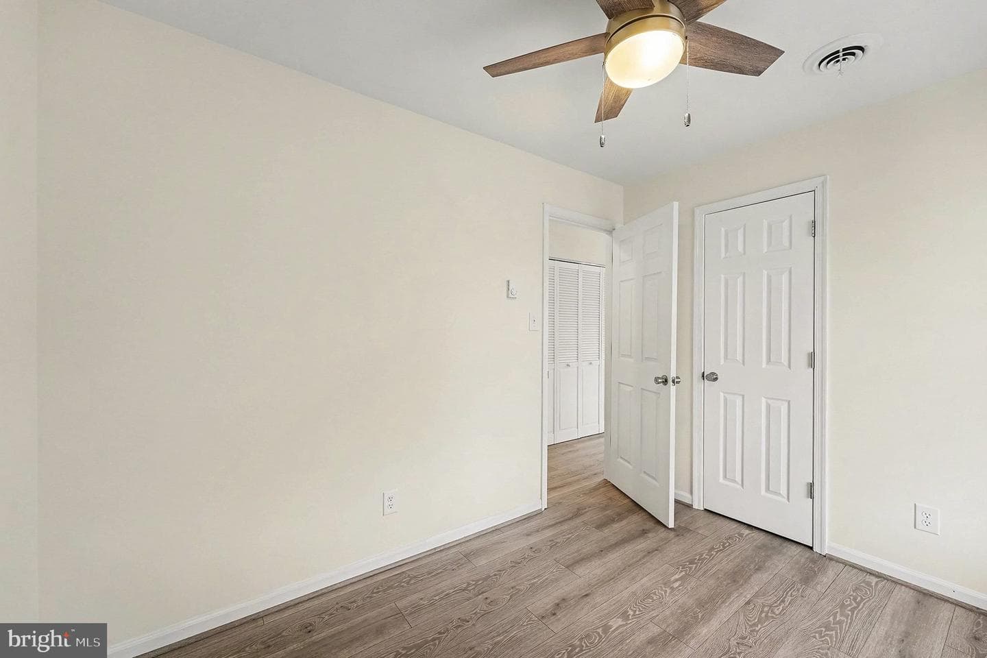 408 Hamilton Street photo 17