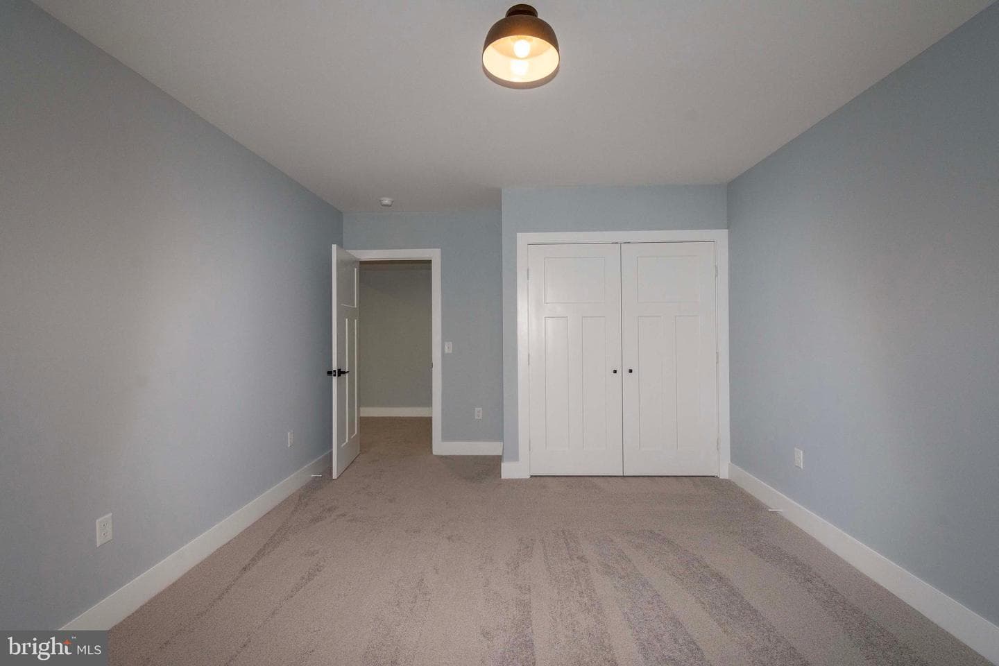 15409 Drummers Lane photo 35
