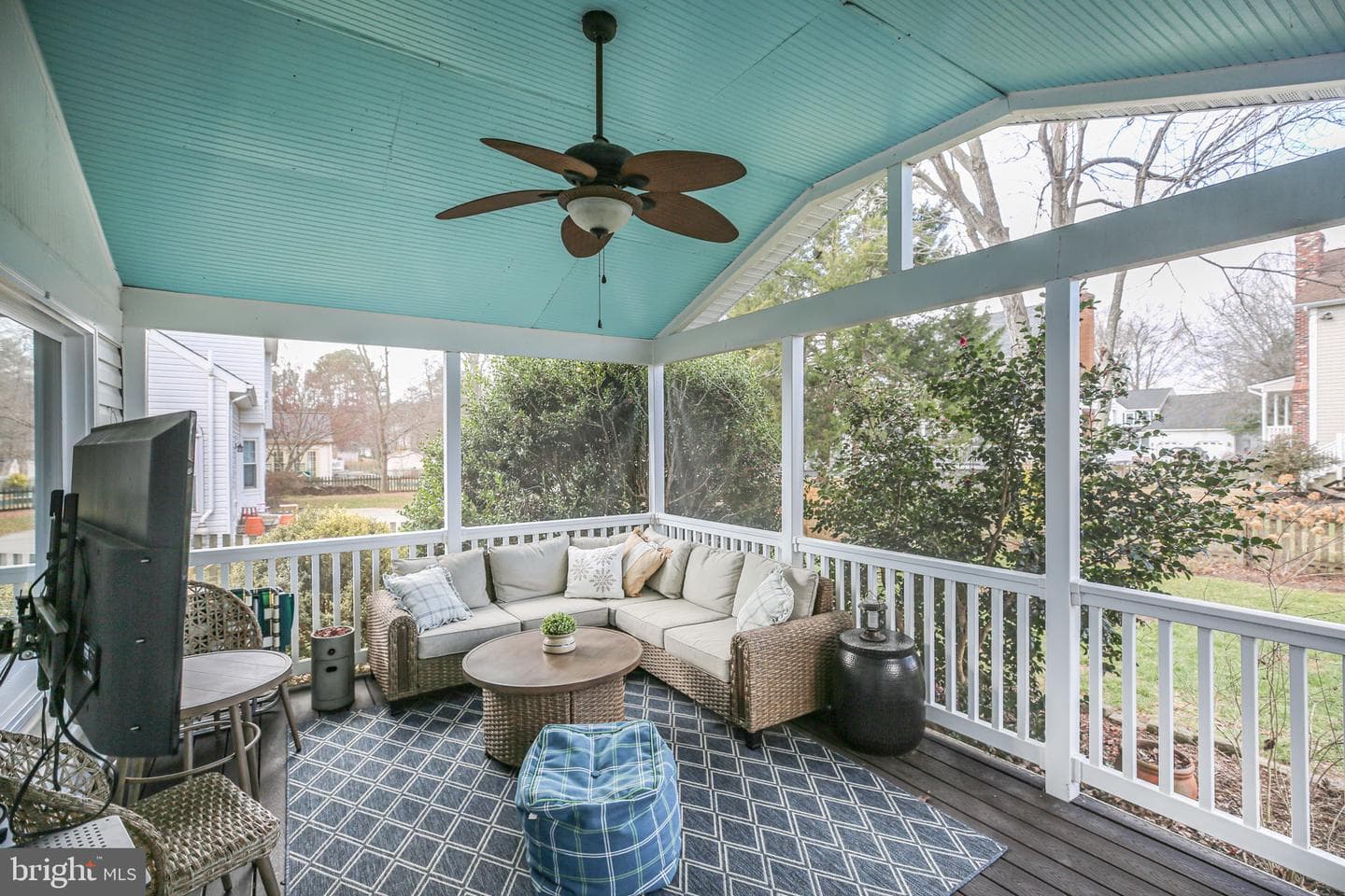 6231 Sweetbriar Drive photo 4