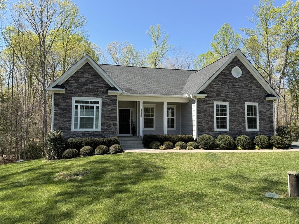 8005 Ashford Drive photo 2