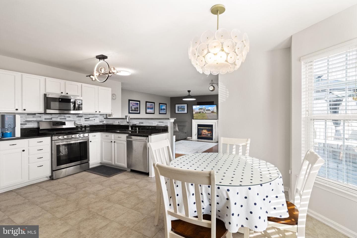 6914 Versaille Drive photo 6