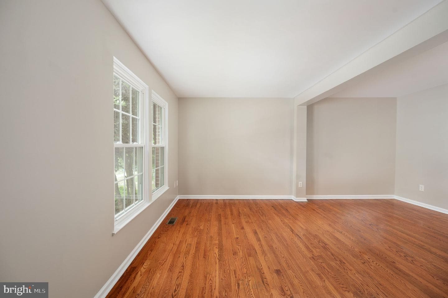 9705 Becker Court photo 6