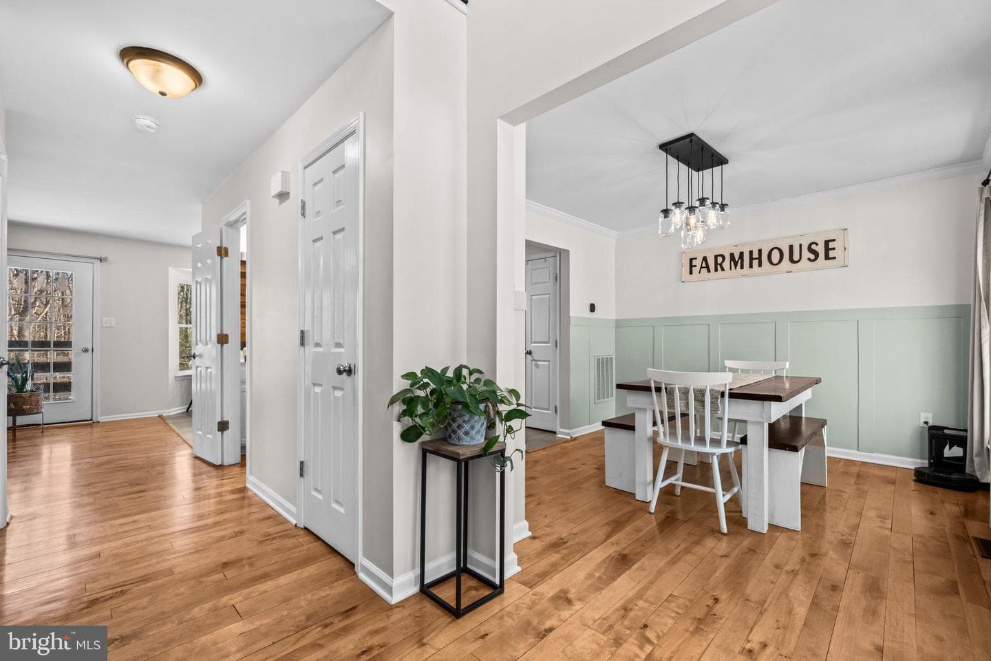 8002 Sourwood Court photo 4