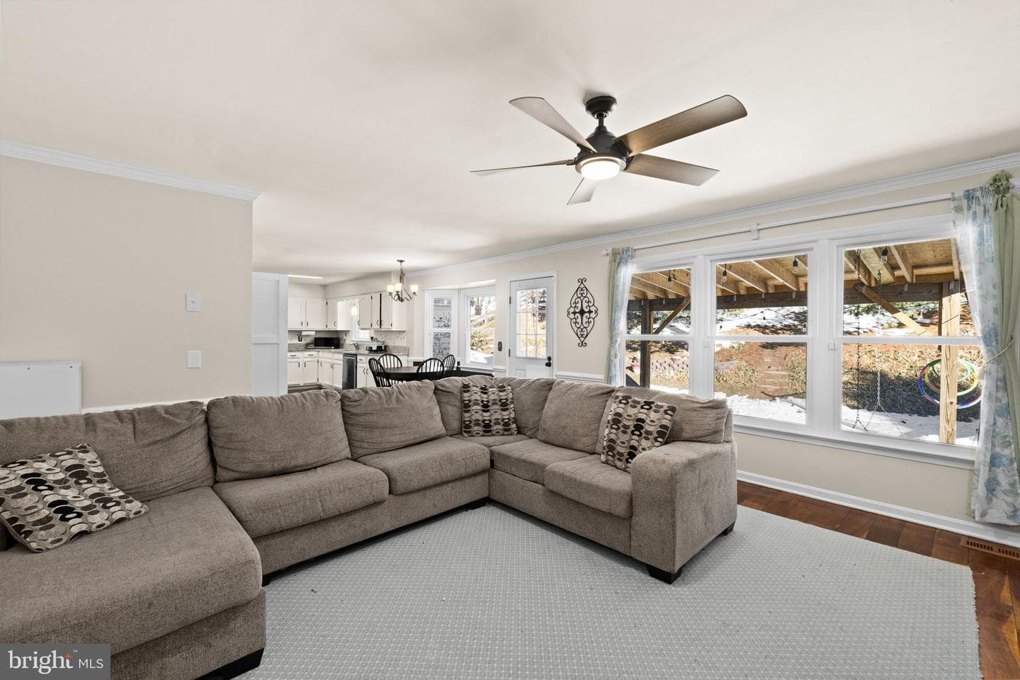 105 Chinaberry Drive photo 7