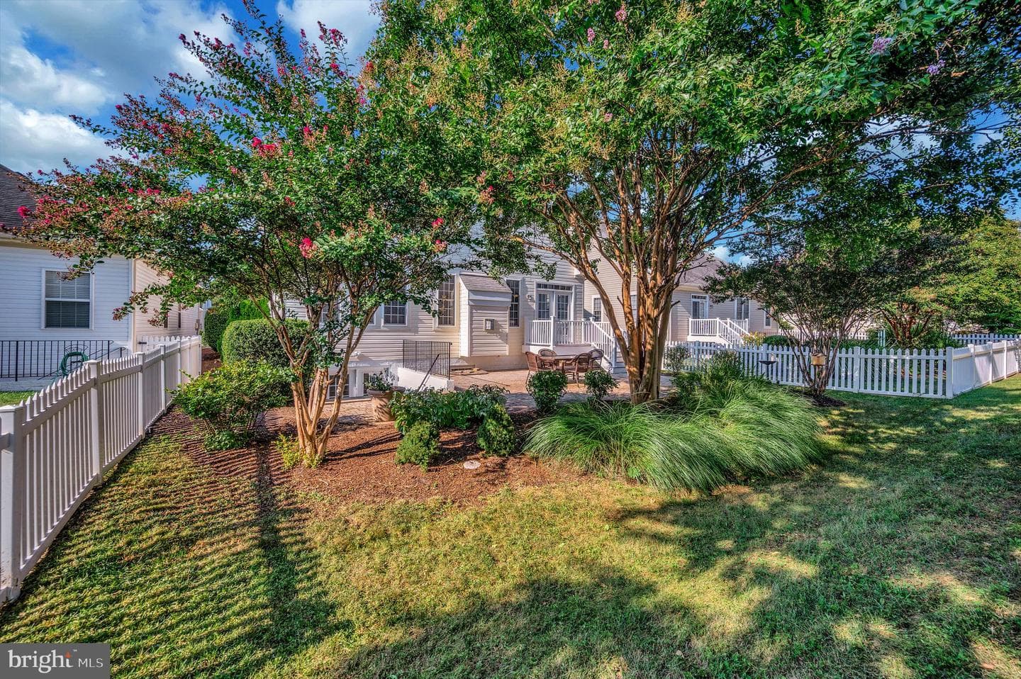 5105 Sewells Pointe Drive photo 3