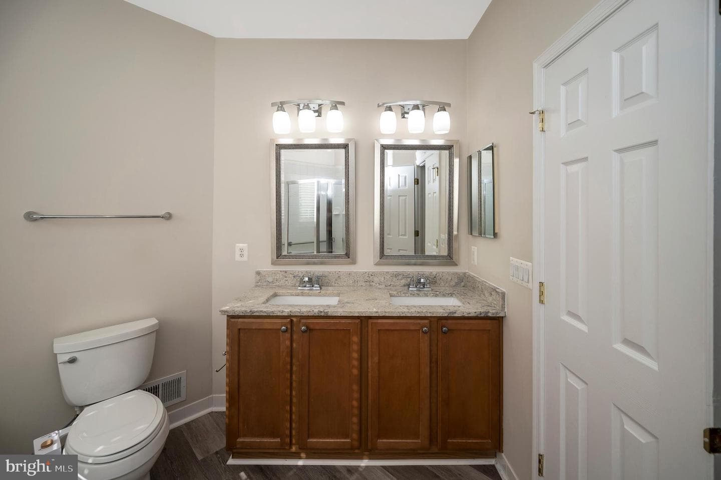 5105 Sewells Pointe Drive photo 40
