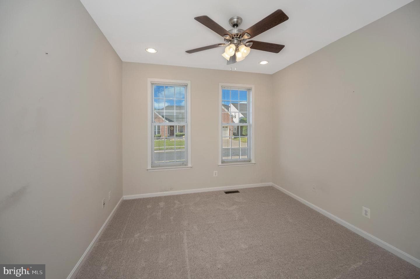 5105 Sewells Pointe Drive photo 5