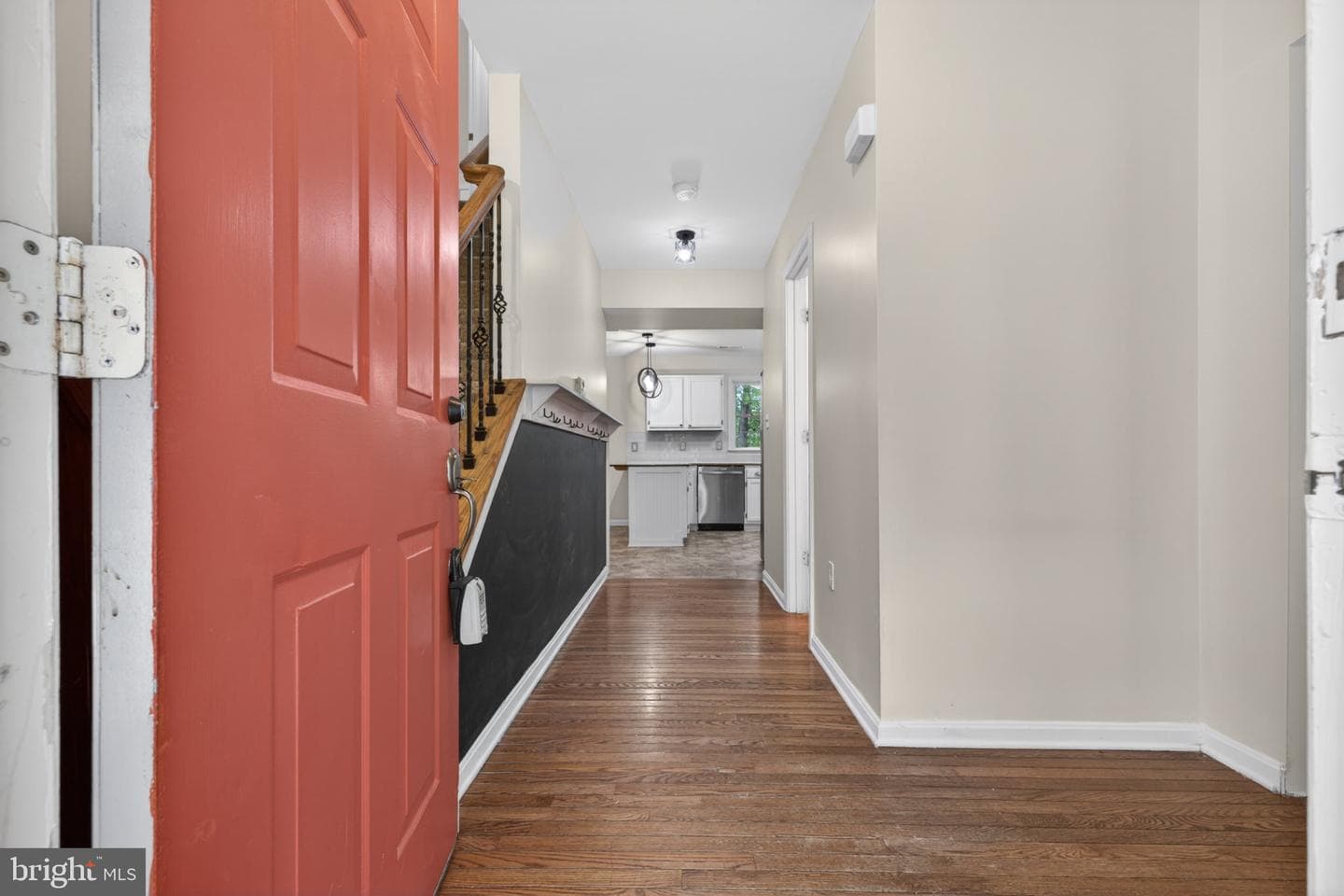 10111 Sharon Springs Drive photo 2