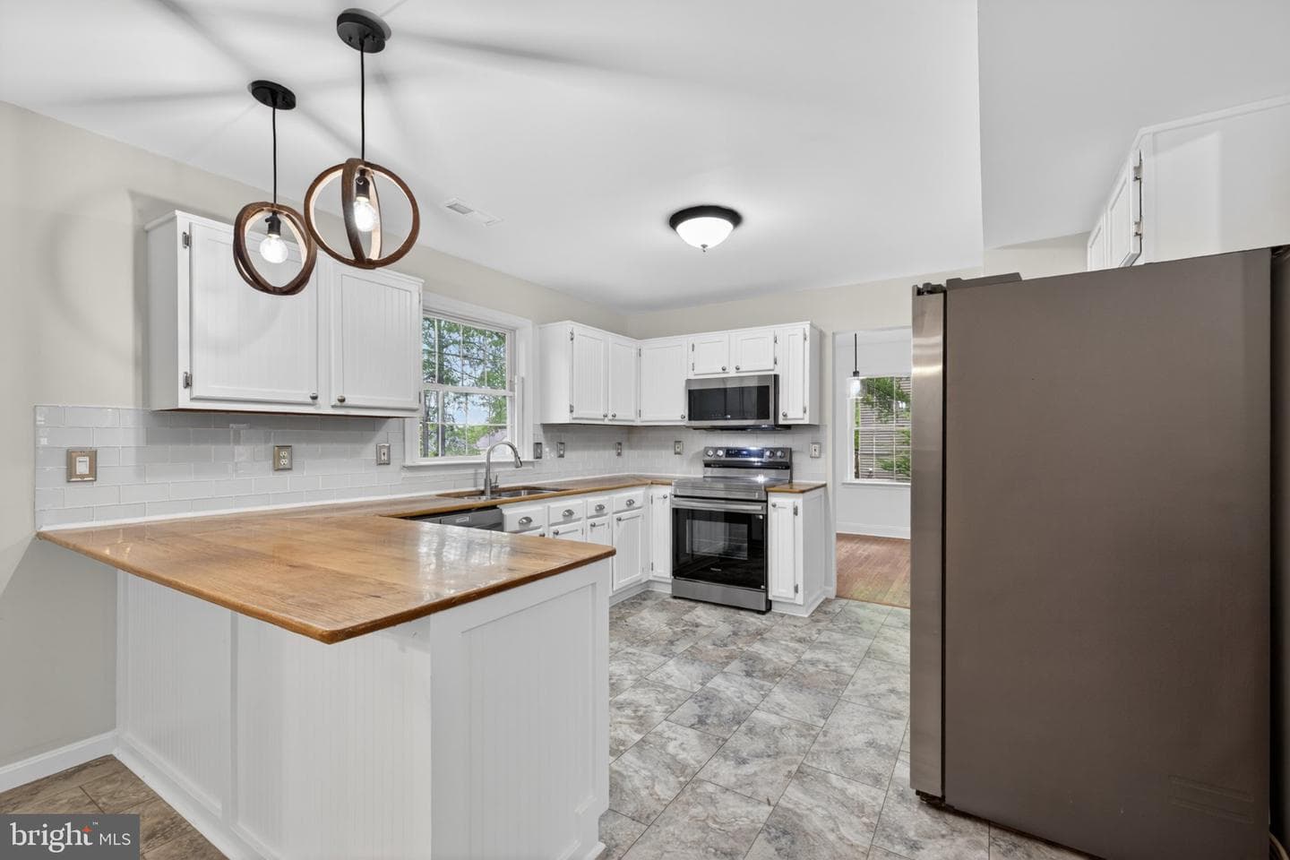 10111 Sharon Springs Drive photo 8