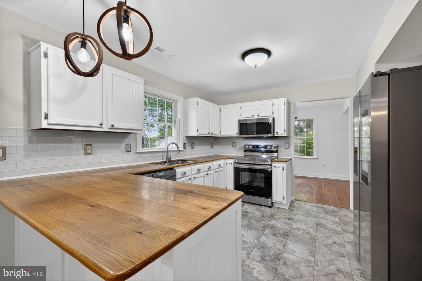 10111 Sharon Springs Drive photo 9