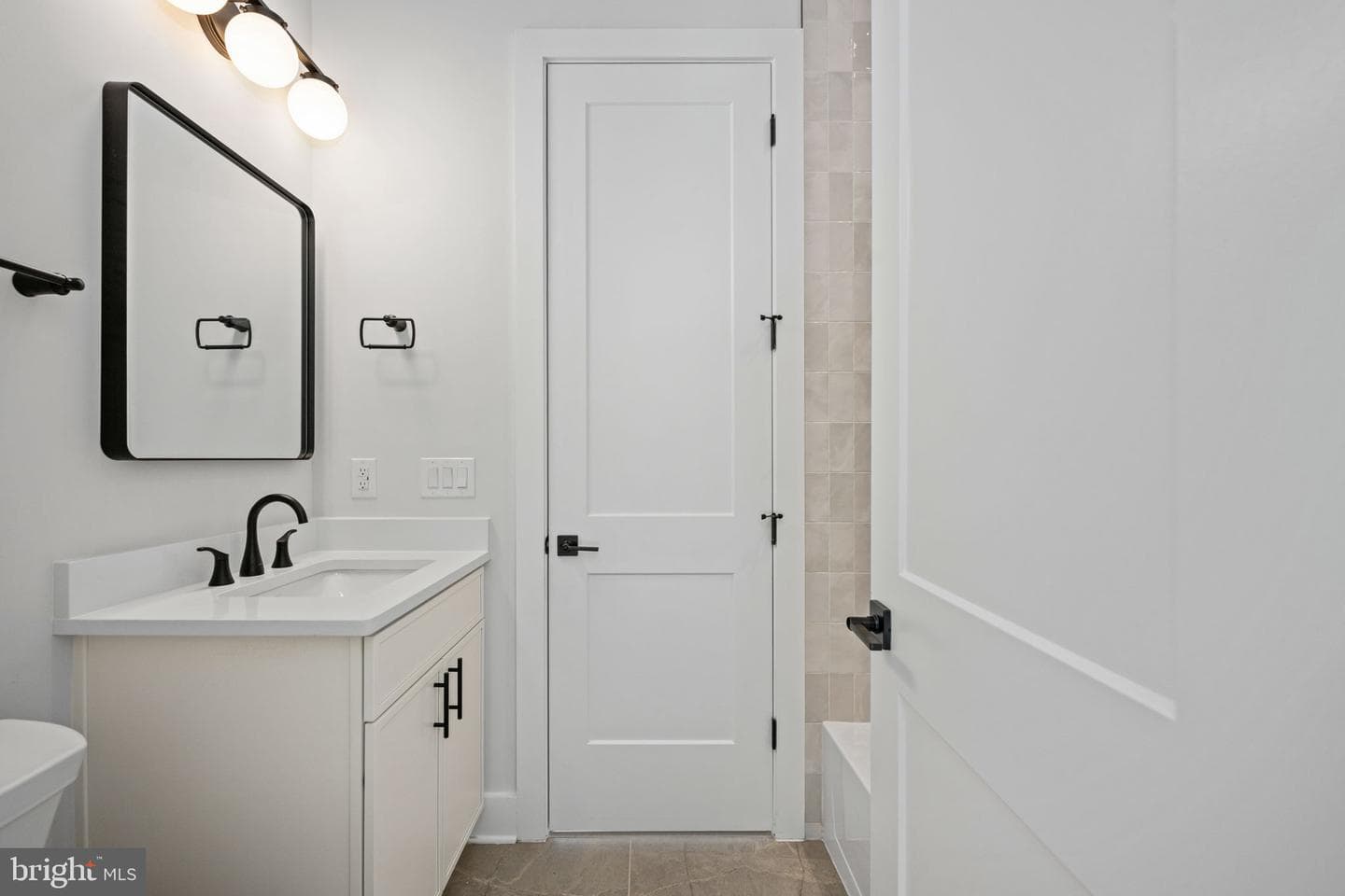 8621 Rosni Way photo 36