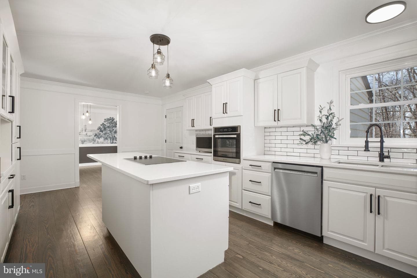 306 Clydesdale Court photo 13