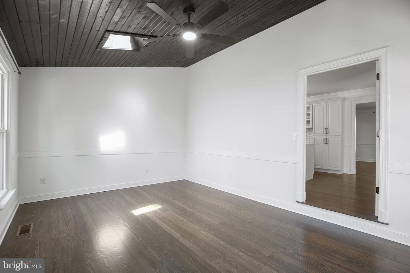 306 Clydesdale Court photo 23
