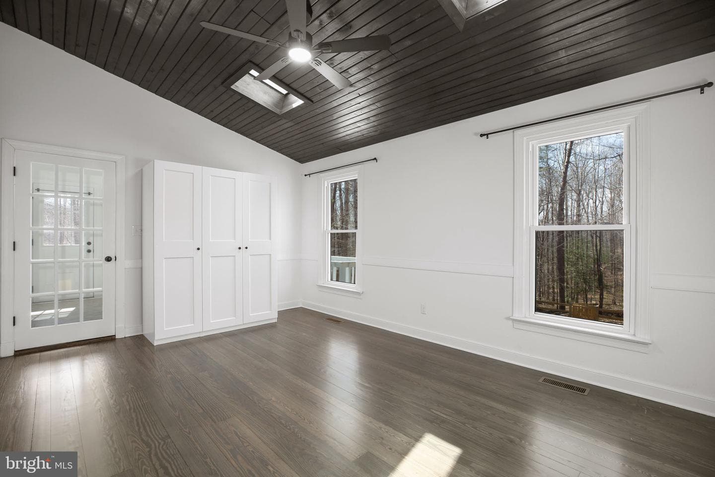 306 Clydesdale Court photo 25