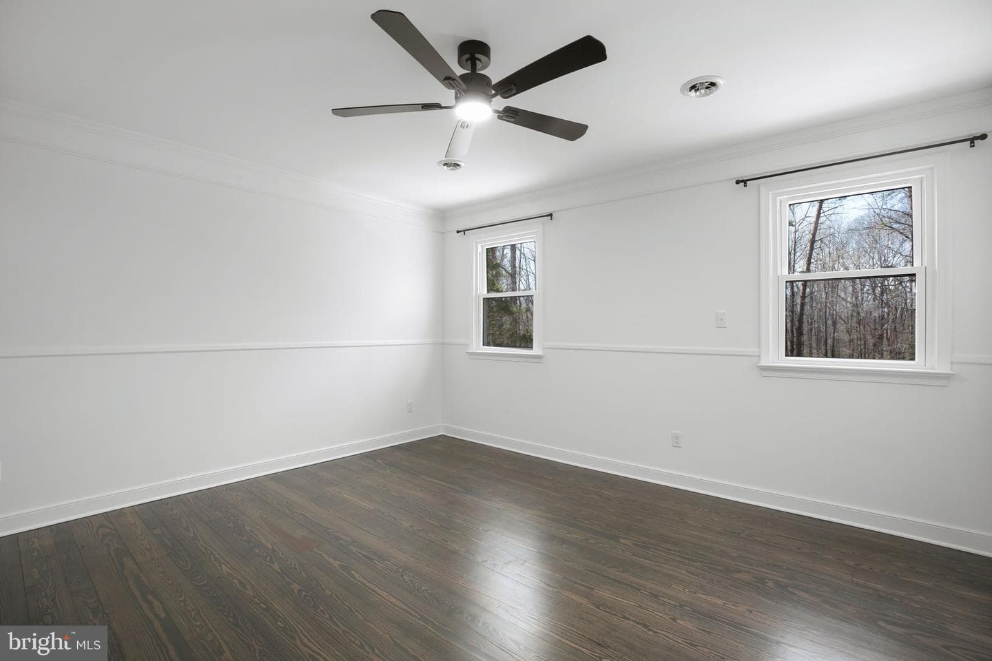 306 Clydesdale Court photo 33