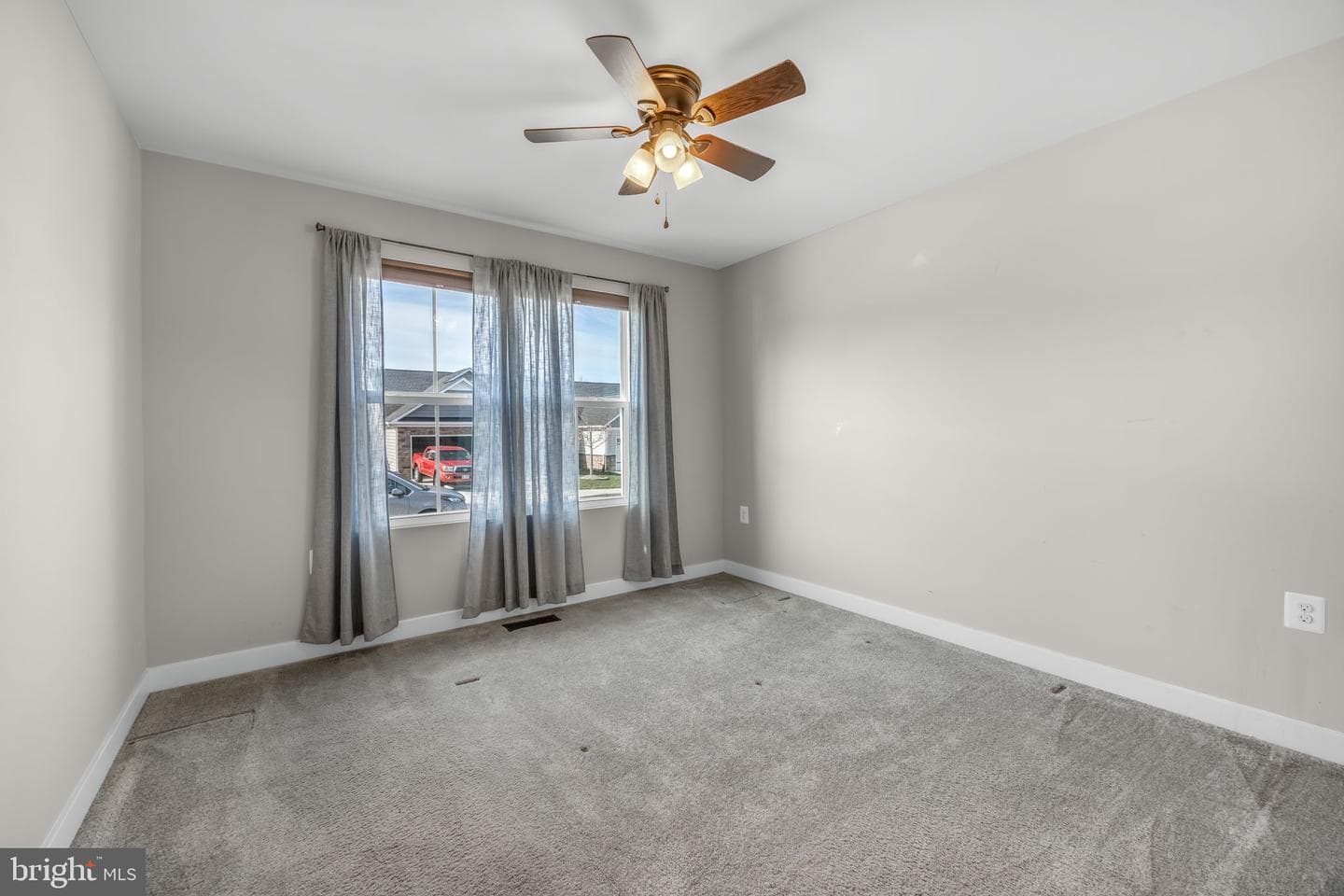 7607 Loughton Lane photo 22