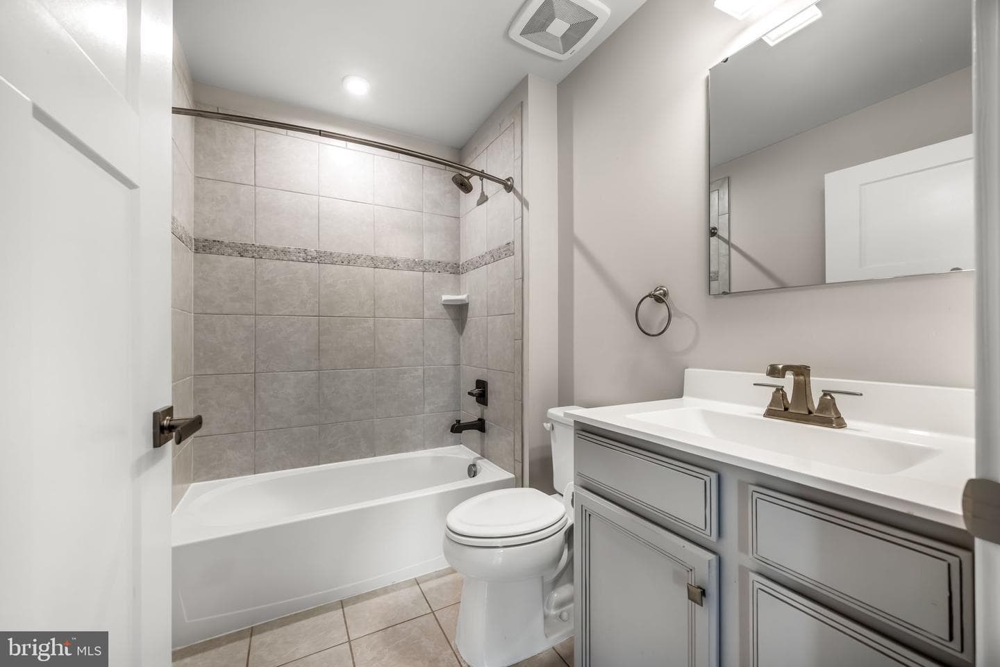 7607 Loughton Lane photo 25