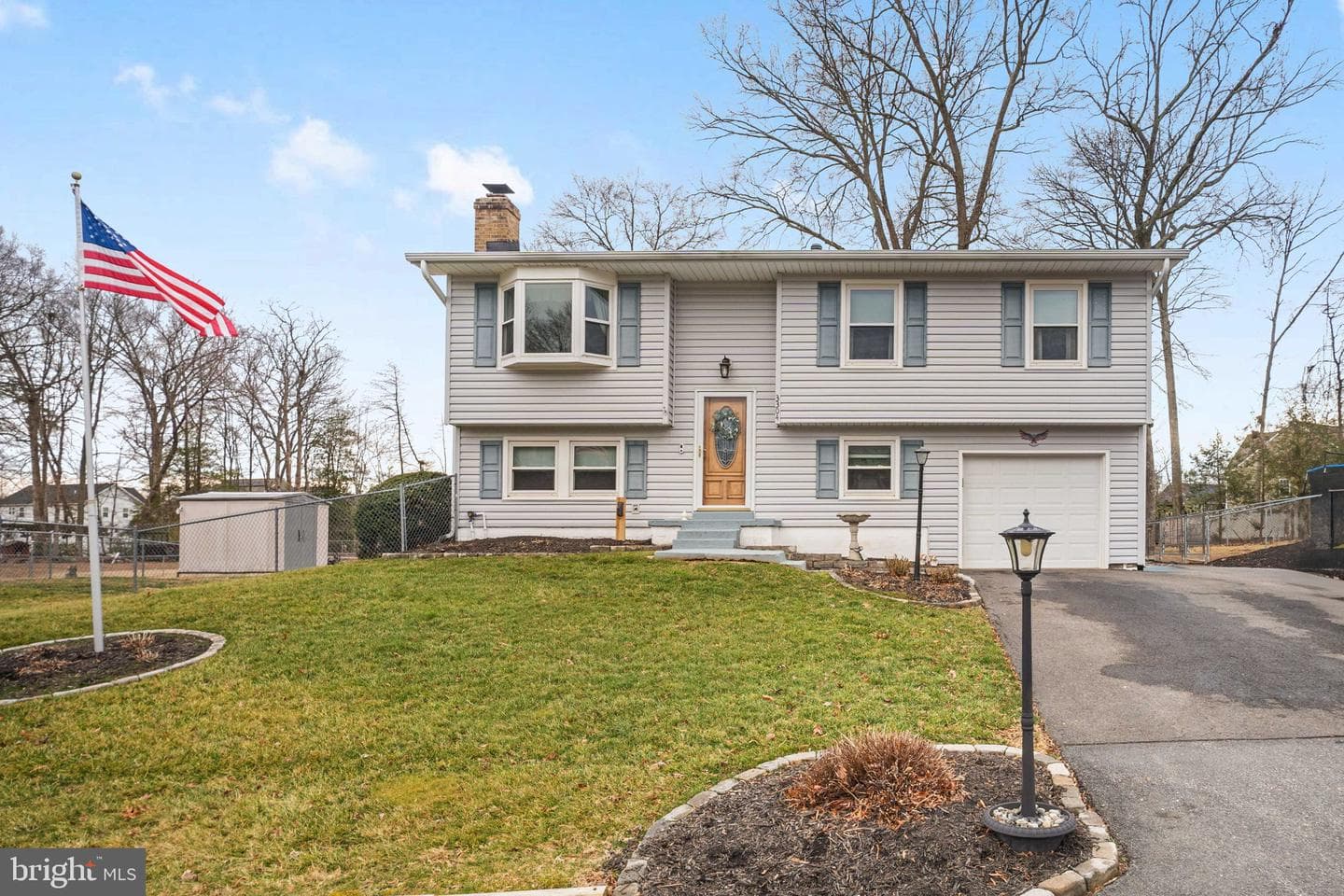 3304 Waverly Drive photo 1