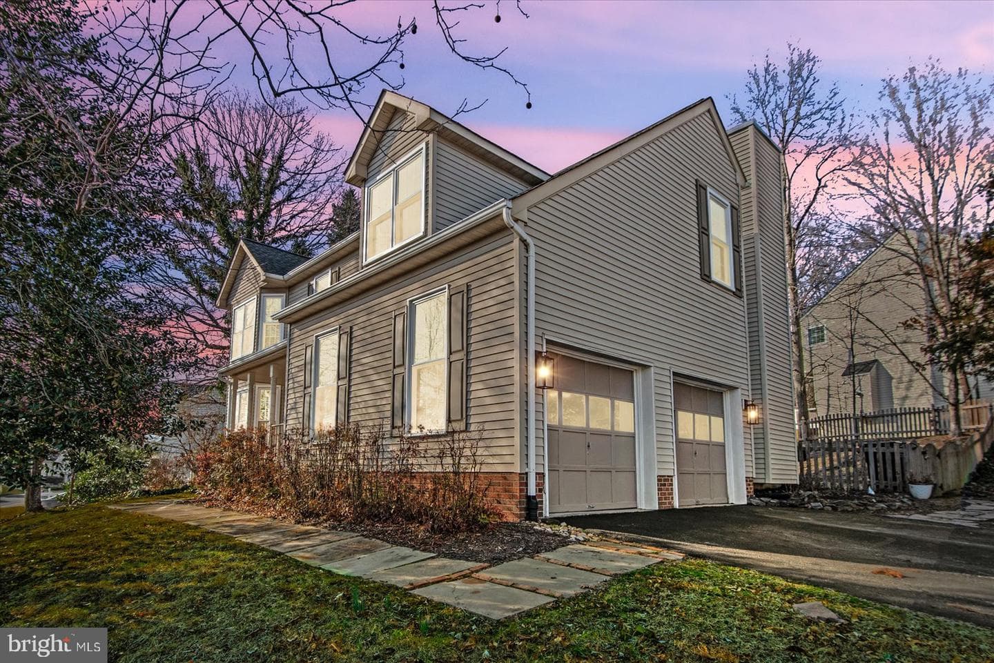10511 Watford Lane photo 2