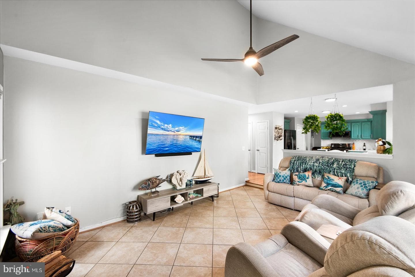 10511 Watford Lane photo 20